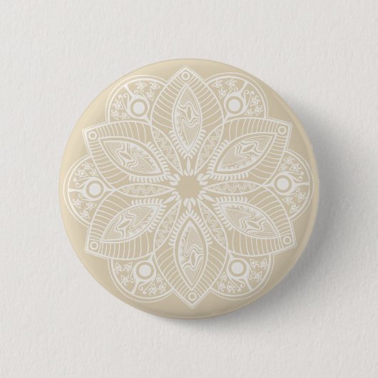 Exotisch wit Mandala op beige achtergrond Ronde Button 5,7 Cm (Voorkant)