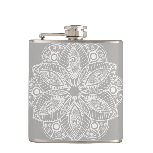 Exotisch wit Mandala op grijze achtergrond Heupfles (Voorkant)