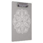Exotisch wit Mandala op grijze achtergrond Klembord (Rechts)
