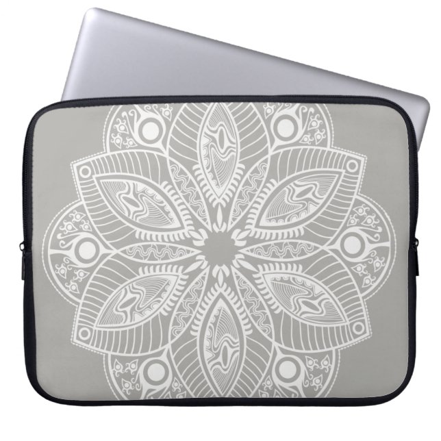 Exotisch wit Mandala op grijze achtergrond Laptop Sleeve (Voorkant)