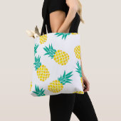 Exotische ananas: Geel genot. Tote Bag (Dichtbij)