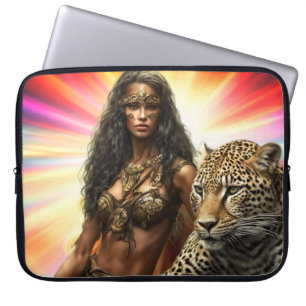 Exotische vrouw in bruin leren bikini op een laptop sleeve
