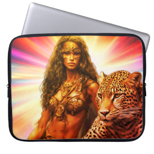 Exotische vrouw in bruin leren bikini op een laptop sleeve