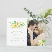 Exotische Waterverf Frangipani Wedding Save the Da Date (Staand voorkant)