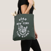 Expat Roar voor New York (Groen) Tote Bag (Dichtbij)