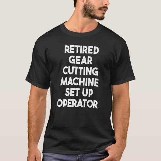 Exploitant met machine voor het uitsnijden van ing t-shirt (Voorkant)