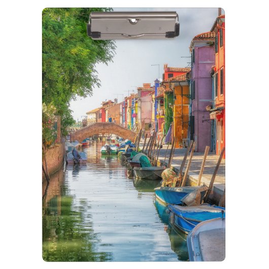 Explore the Vibrant Charm of Burano Klembord (Voorkant)