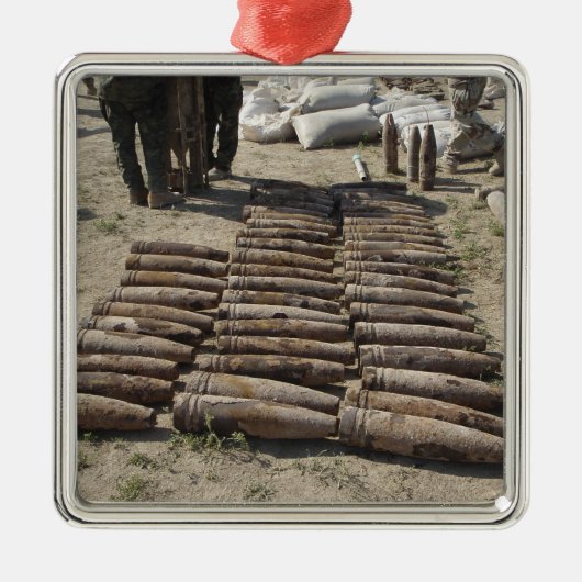 Explosieve apparaten worden geïdentificeerd en geï metalen ornament (Voorkant)