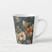  Exquise witte en weelderige koraalrode bloemen Latte Mok (Rechts)