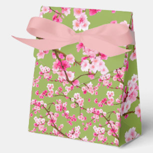 Exquisite Cherry Blossom Florals op Chartreuse Bedankdoosjes
