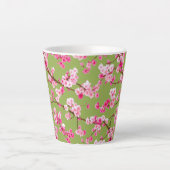 Exquisite Cherry Blossom Florals op Chartreuse Latte Mok (Voorkant)