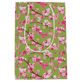 Exquisite Cherry Blossom Florals op Chartreuse Medium Cadeauzakje