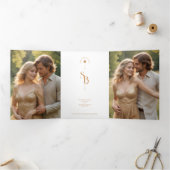 Exquisite Elegant Minimalist Gold Wedding Initials Drieluik Uitnodiging (Binnen)