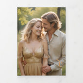 Exquisite Elegant Minimalist Gold Wedding Initials Drieluik Uitnodiging (Cover)