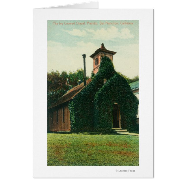 Exterieur zicht op de met klimop begroeide kapel, (Voorkant)