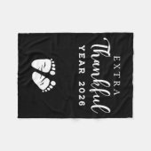 Extra dankbaar jaar 2026 Baby Footprint aangekondi Fleece Deken (Voorkant (Horizontaal))