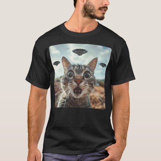 Extraterrestrial Encounter Cat Selfie with Alien U T-shirt (Voorkant)