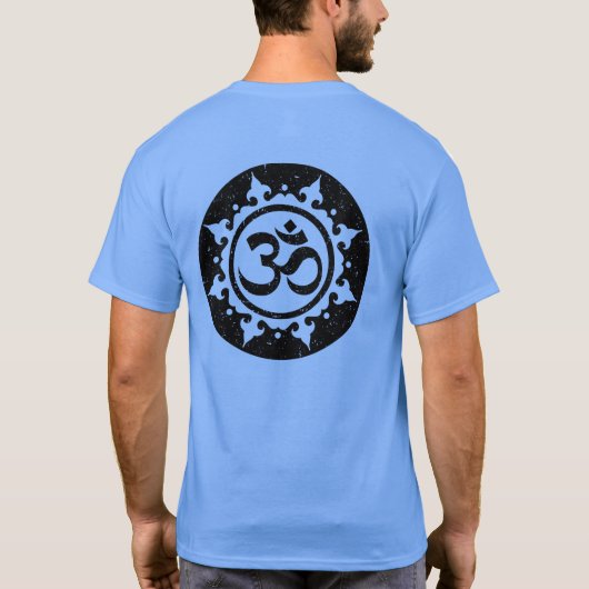 Eye Catching Bold Black Om Circle op Blue T-shirt (Achterkant)