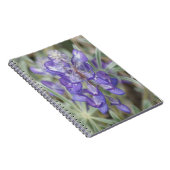 F18 Paarse wilde bloemen Notitieboek (Rechterzijde)