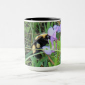 F2 Bij op paarse wilde bloemen Mok (Midden)