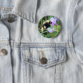 F2 Bij op paarse wilde bloemen Ronde Button 5,7 Cm (In situ)