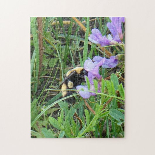 F2 Wilde Bij op Paarse Wilde Bloem Legpuzzel (Verticaal)