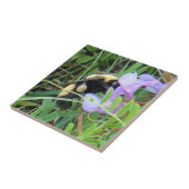 F2 Wilde Bij op Paarse Wilde Bloemen Tegeltje (Zijkant)