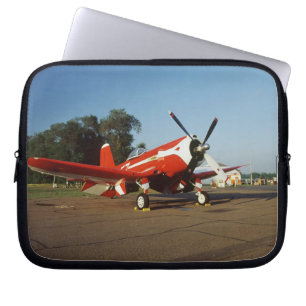 F2G-1D Super Corsair-vliegtuig op een luchtshow in Laptop Sleeve