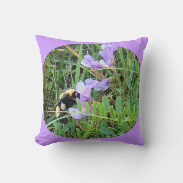 F32w Bij op paarse wilde bloemen Kussen (Voorkant)