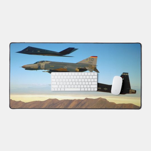 F-117A NIGHTHAWK - F-4 T-38 BUREAUMAT (Keyboard & Muis)