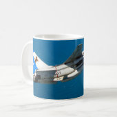 F-14 TOMCAT "OP PATROUILLE" KOFFIEMOK (Voorkant links)