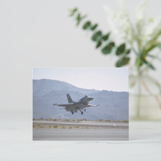 F-16 landing op Luke Air Force Base Briefkaart (Staand voorkant)