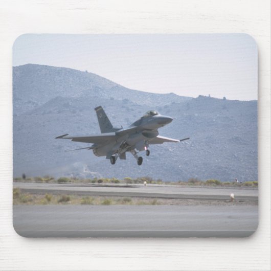 F-16 landing op Luke Air Force Base Muismat (Voorkant)