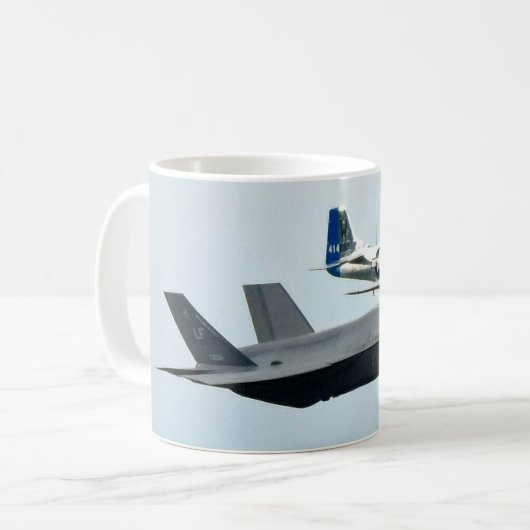 F-35 straaljager met P-51 Mustang Koffiemok (Voorkant links)