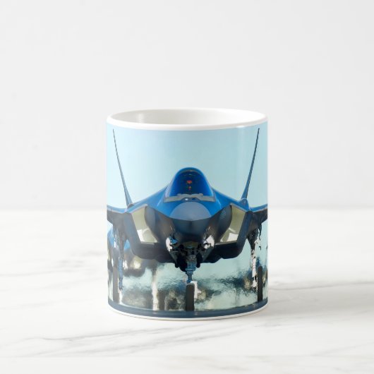 F-35A LIGHTNING II Taxi Mok (Center)