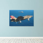 F-35C LICHTING II 24x36 Canvas Afdruk (Insitu (Houten vloer))