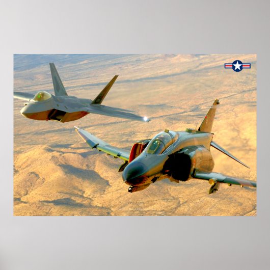 F-4 FANTOM- en F-22-RAPTOR-FORMATIEVLICHT Poster (Voorkant)