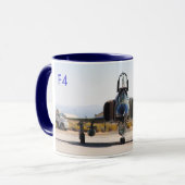 F-4-fantoom met sleeptouw, F4, AC Mok (Voorkant links)