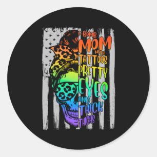 F-Bomb mam met Tattoos ogen en dik Ronde Sticker