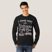 F-bommam met tattoos  ogen en dik t-shirt (Voorkant volledig)