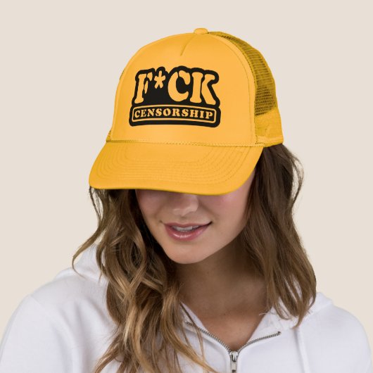 F*CK CENSUUR TRUCKER PET (In situ)