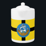 F lag of Wellington City, New Zealand Magnet Theepot<br><div class="desc">Teapot with a design with the flag of Wellington City,  New Zealand. A yellow flag with a black cross and the seal of the city with an image of a ship in the center</div>