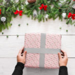 Fa la la feestelijke Holly Christmas Cadeaupapier<br><div class="desc">Feestelijke hulst met fa la geometrisch gearrangeerd</div>