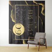 Fab 60ste verjaardag Cool Inky Black Tapestry Wandkleed (In situ)