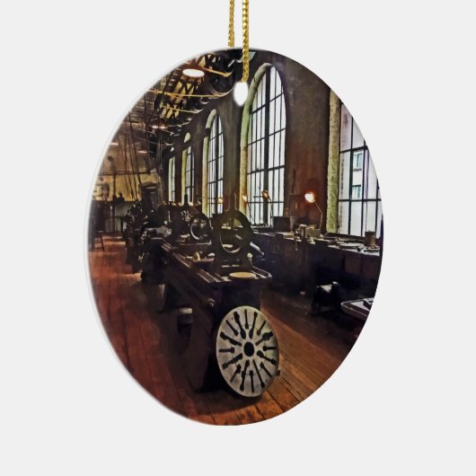 Fabrieksmatige machine keramisch ornament (Rechts)