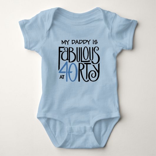 Fabulous 40 zwarte blauwe Baby T-shirt (Voorkant)