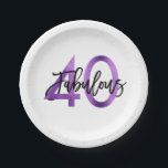 Fabulous 40th | Modern Elegant Paarse Birthday Papieren Bordje<br><div class="desc">Viel je geweldige chic 40th Birthday feest met deze moderne,  elegante cocktailparty borden met penseelhandschrift en paars/zwart design. Deel van het "Fabulous 40th" collectie.</div>