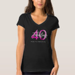Fabulous 40th | Modern Elegant Pink Birthday T-shirt<br><div class="desc">Viel je geweldige 40e verjaardag feest met dit moderne,  elegante T-shirt met penseelhandschrift en heet roze / zwart design. Deel van het "Fabulous 40th" collectie.  bericht onder het ontwerp.</div>