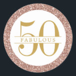 Fabulous 50th Birthday Pink Rose Gold Glitter Ronde Sticker<br><div class="desc">Roze goudkleurige roos goudglans rond op een elegante en klassieke,  geraffineerde vijftigste verjaardagspartij,  gunst label of envelopzegel met bewerkbare "fabelachtige" citaattekst in het midden.</div>