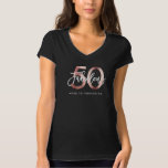 Fabulous 50th | Modern Elegant Roos Gold Birthday T-shirt<br><div class="desc">Viel je geweldige 50e verjaardag feest met dit moderne,  elegante T-shirt met penseelhandschrift en roos goud/zwart design. Deel van het "Fabulous 50th" collectie.  bericht onder het ontwerp.</div>